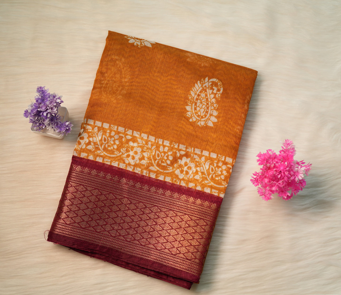 Dobby Border Fancy Oval Design Saree | SSOD226