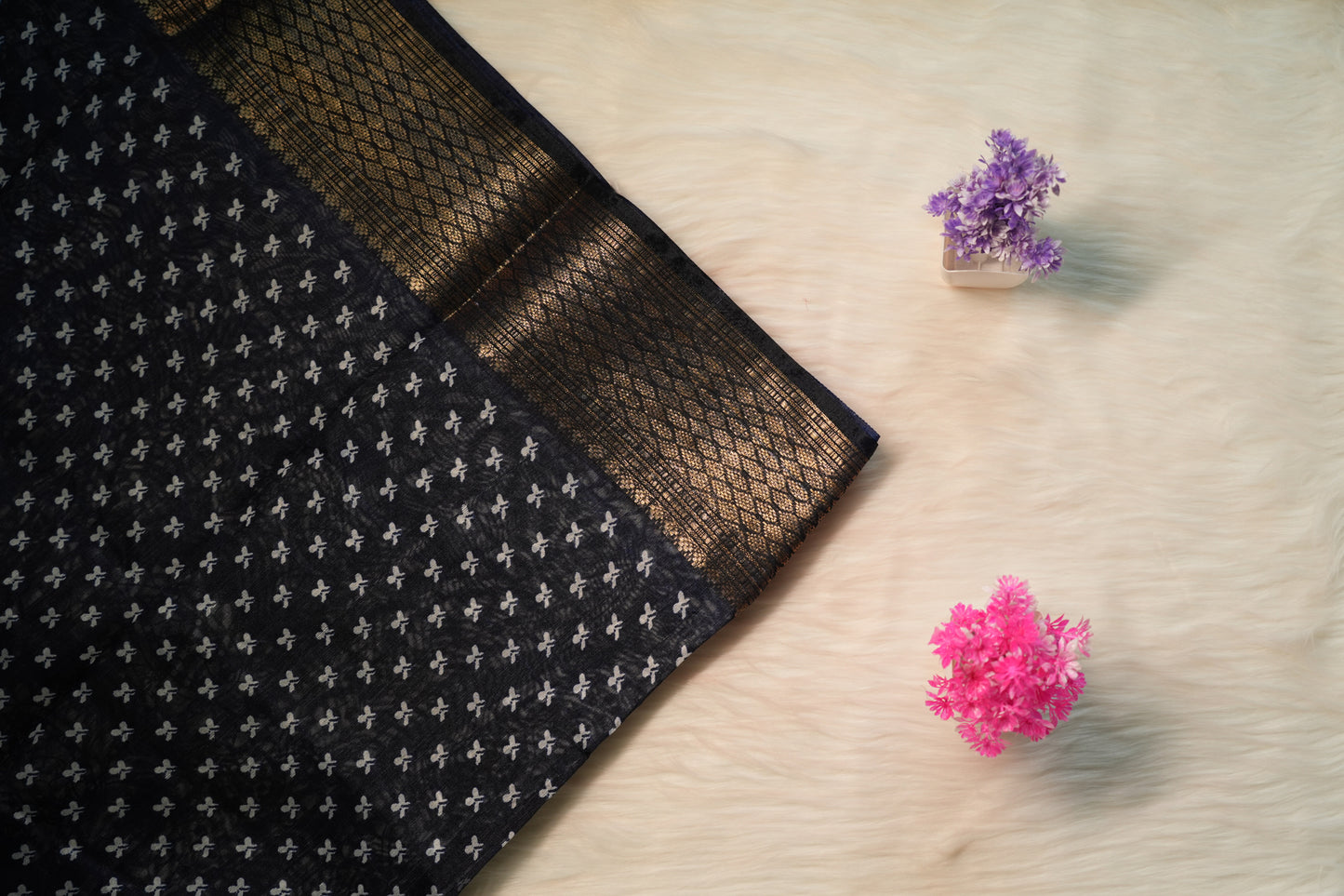 Dobby Border Fancy Oval Design Saree | SSOD226