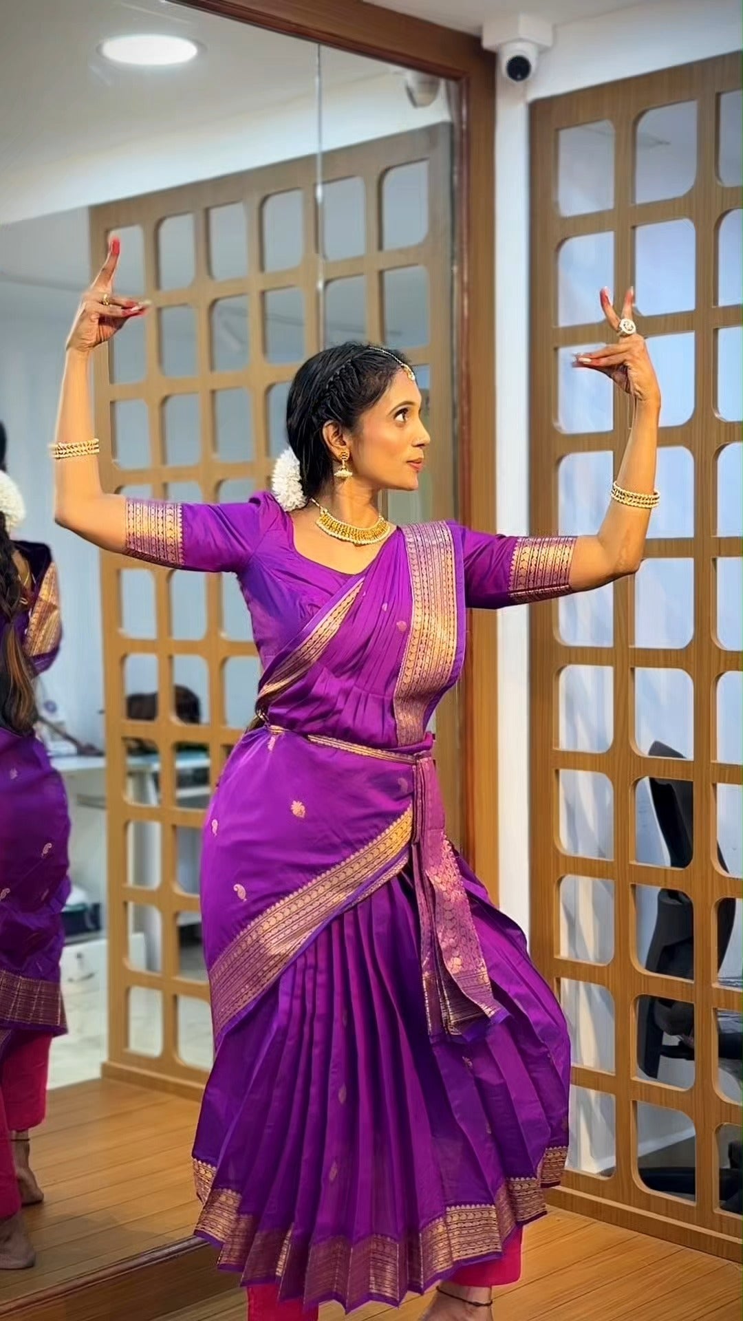 Shop Online: sreesaisilks.in

Shop Location:

📍Nanganallur
Sree Sai Silks
#20, 3rd Main Rd, Thillai