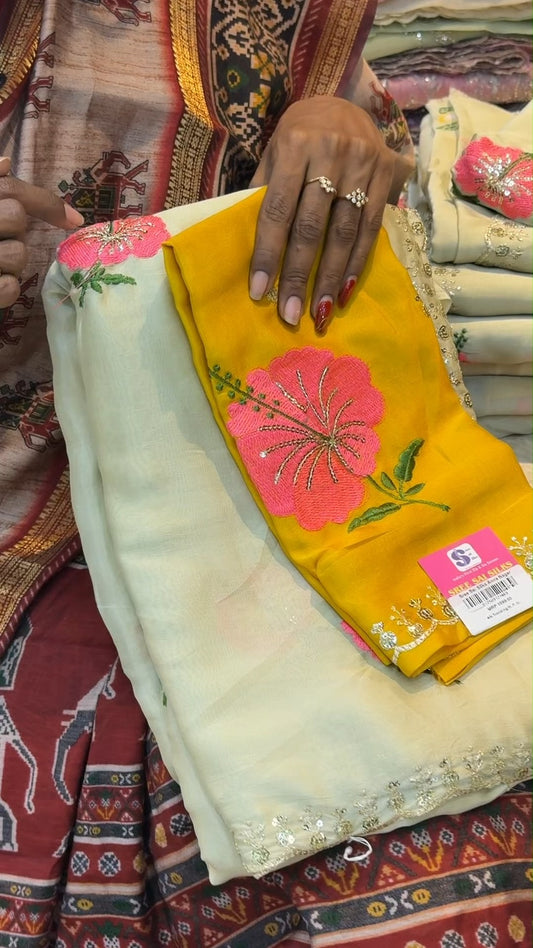 Trendy Saree | SSTS320 | Hot sale offer rupees899 only

Shop Online: www.sreesaisilks.in

Shop Locat