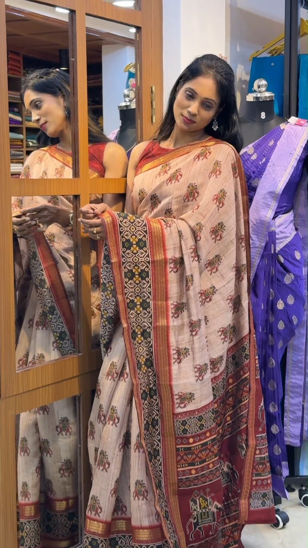 Kesar Fab Silk Saree | SSKF317

Shop Online: www.sreesaisilks.in

Shop Location:

📍Nanganallur
Sree