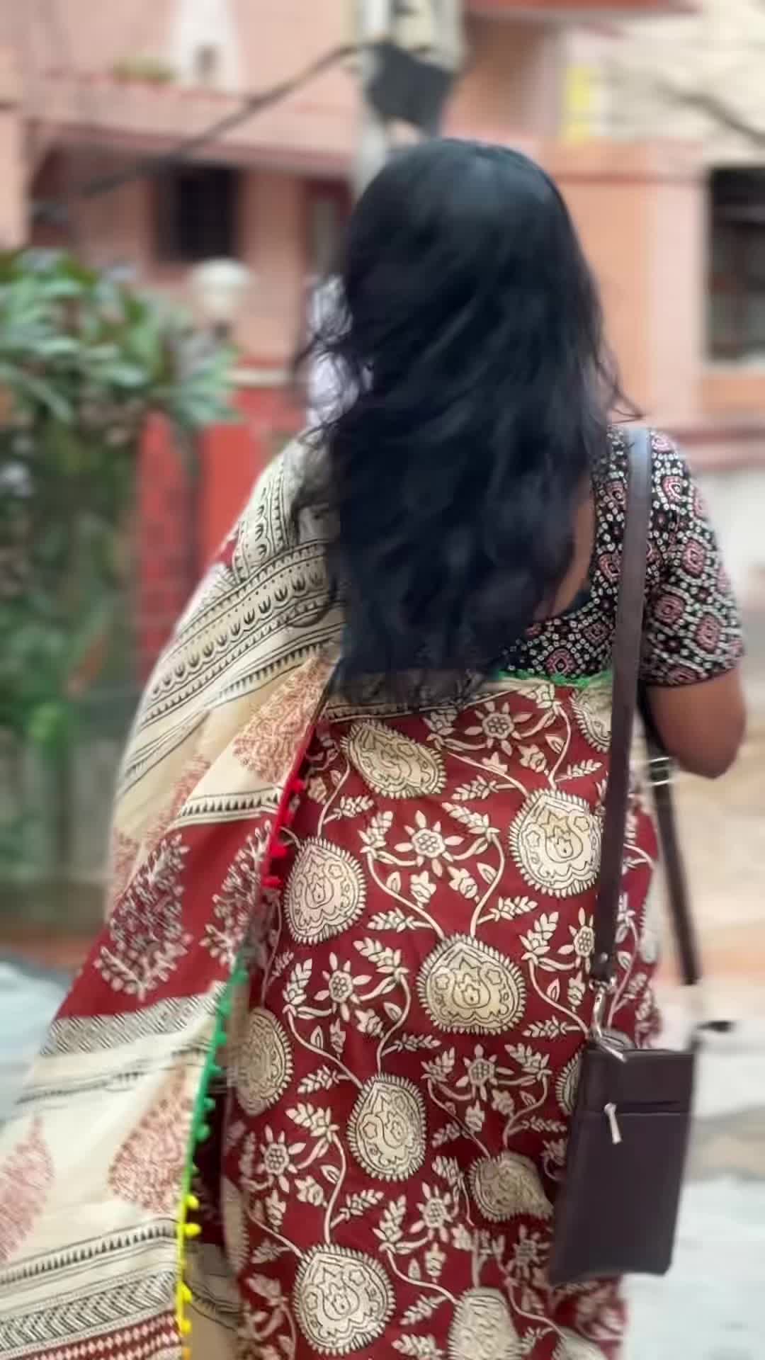 Pom Pom Saree | SSPS346

Shop Online: www.sreesaisilks.in 

Shop Location: 

📍Nanganallur
Sree Sai