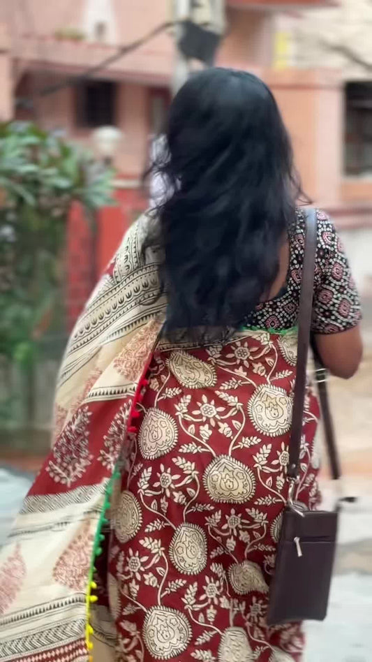 Pom Pom Saree | SSPS346

Shop Online: www.sreesaisilks.in 

Shop Location: 

📍Nanganallur
Sree Sai
