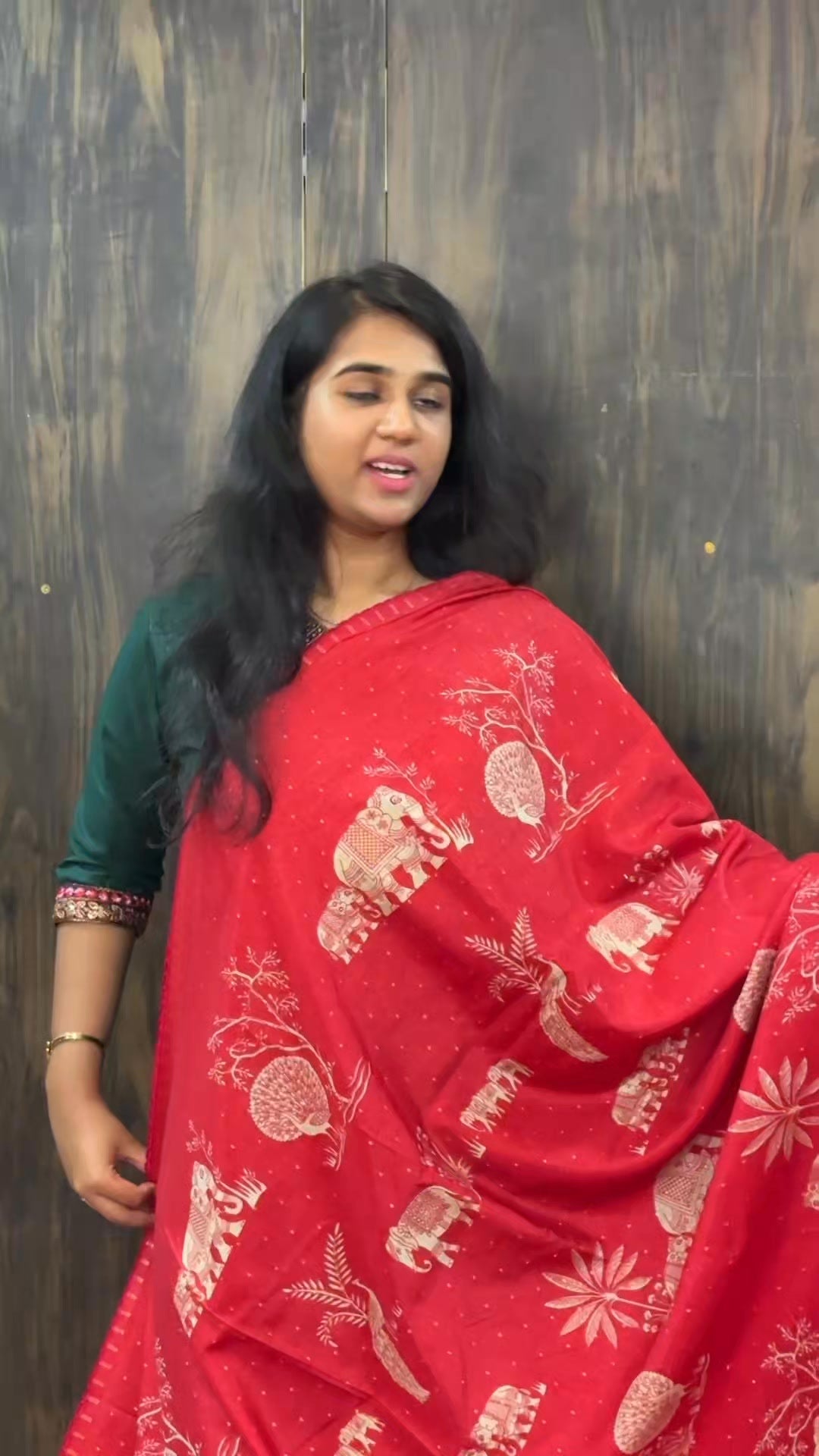 Product Code:SSEP331

Shop Online: www.sreesaisilks.in 

Shop Location: 

📍Nanganallur
Sree Sai Sil