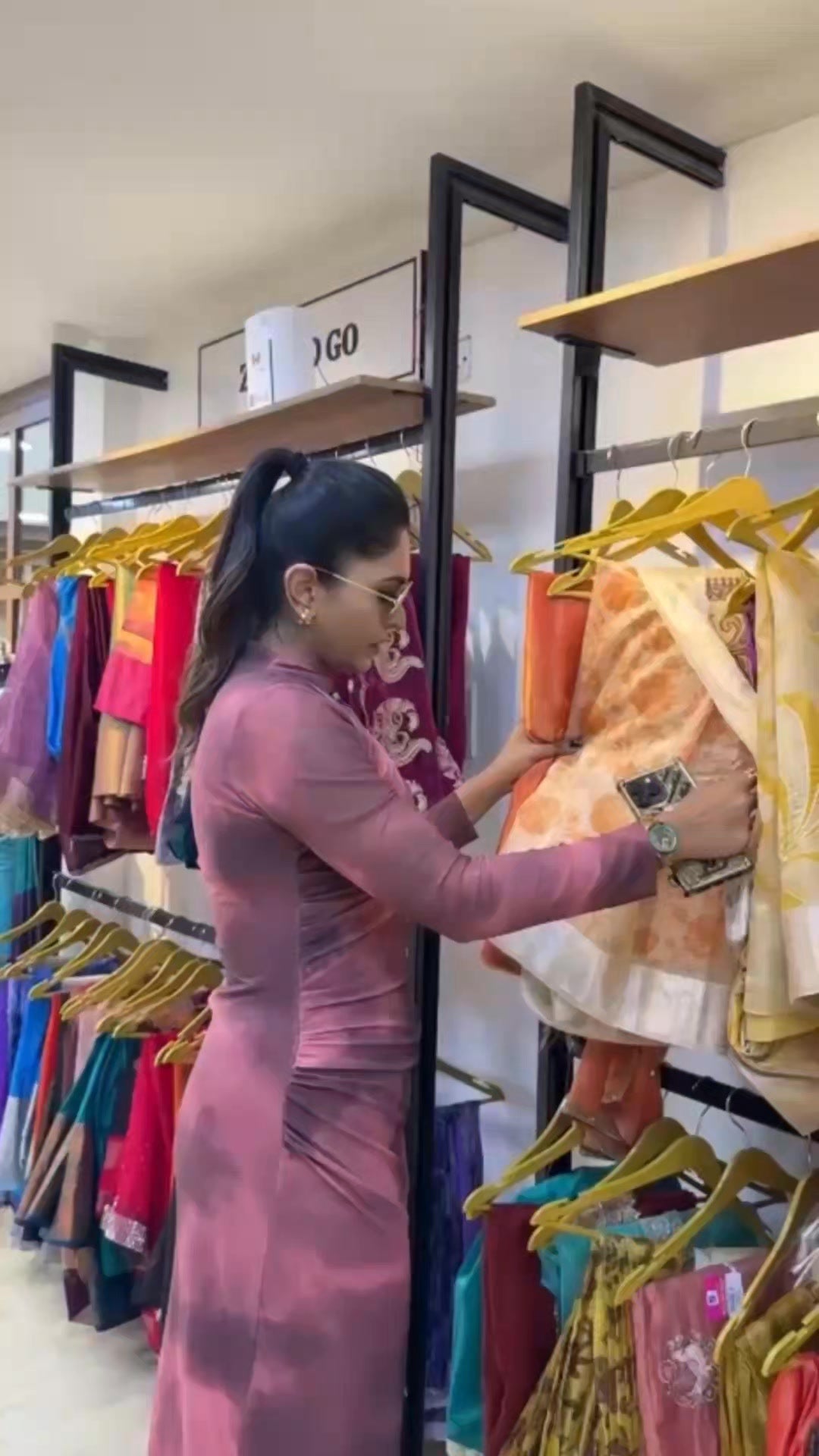 1 Rupee Saree in our Sreesaisilks.

READYMADE SAREE STITCHING 

Shop Online: www.sreesaisilks.in

Sh