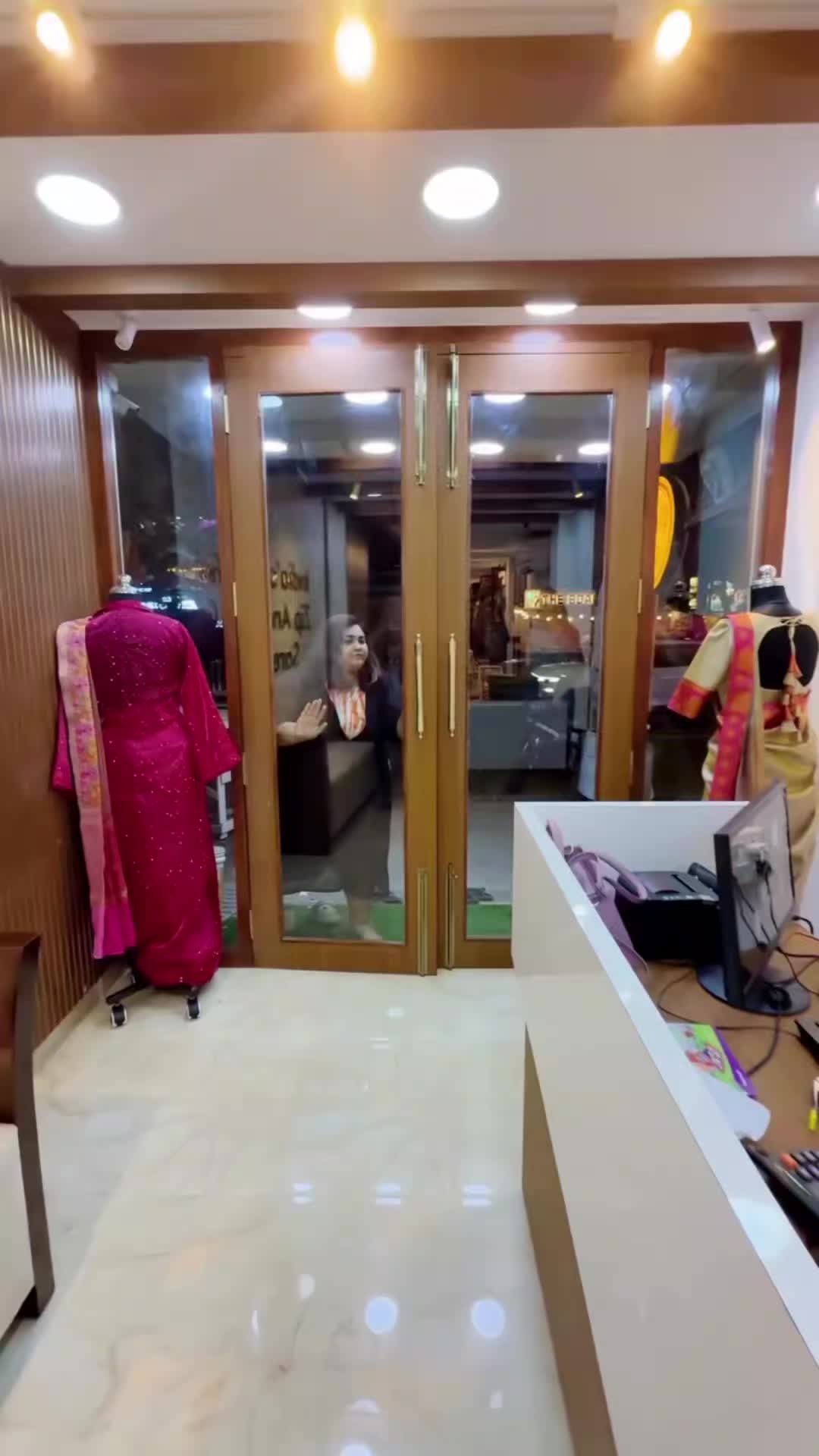 1 rupee saree (Pay only for Conversion.) 

(Pre Recorded Video) 

Sizes: M to 7XL 

READYMADE SAREE