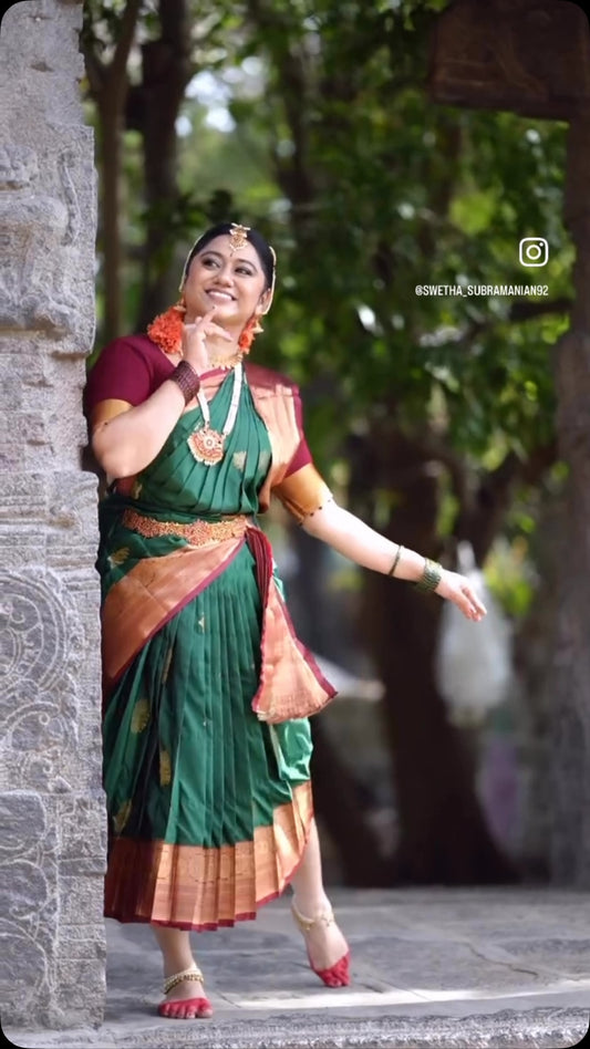 BHARATHANATIYAM PRACTICE SAREE STITCHING STARTING @ 1599/-

Shop Online: www.sreesaisilks.in

Shop L