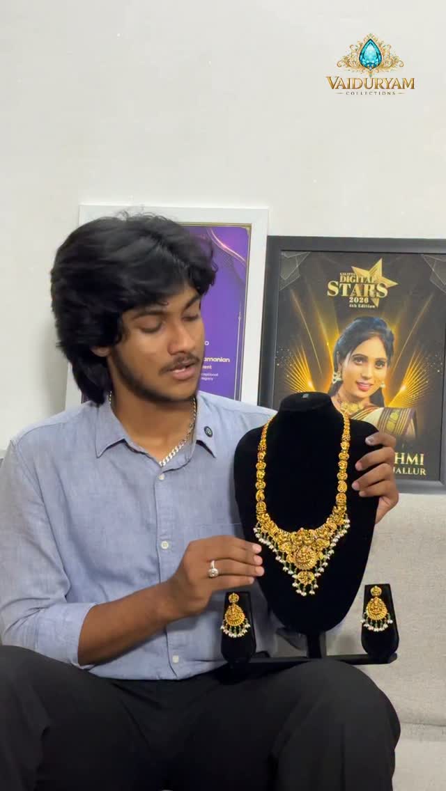 Antique Gold Peacock Temple Necklace
W.code: SSAP81
Price: 6820/-

Comment “LINK” to get product lin