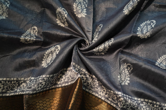 Dobby Border Fancy Oval Design Saree | SSOD226