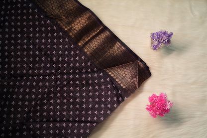 Dobby Border Fancy Oval Design Saree | SSOD226