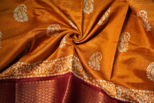 Dobby Border Fancy Oval Design Saree | SSOD226