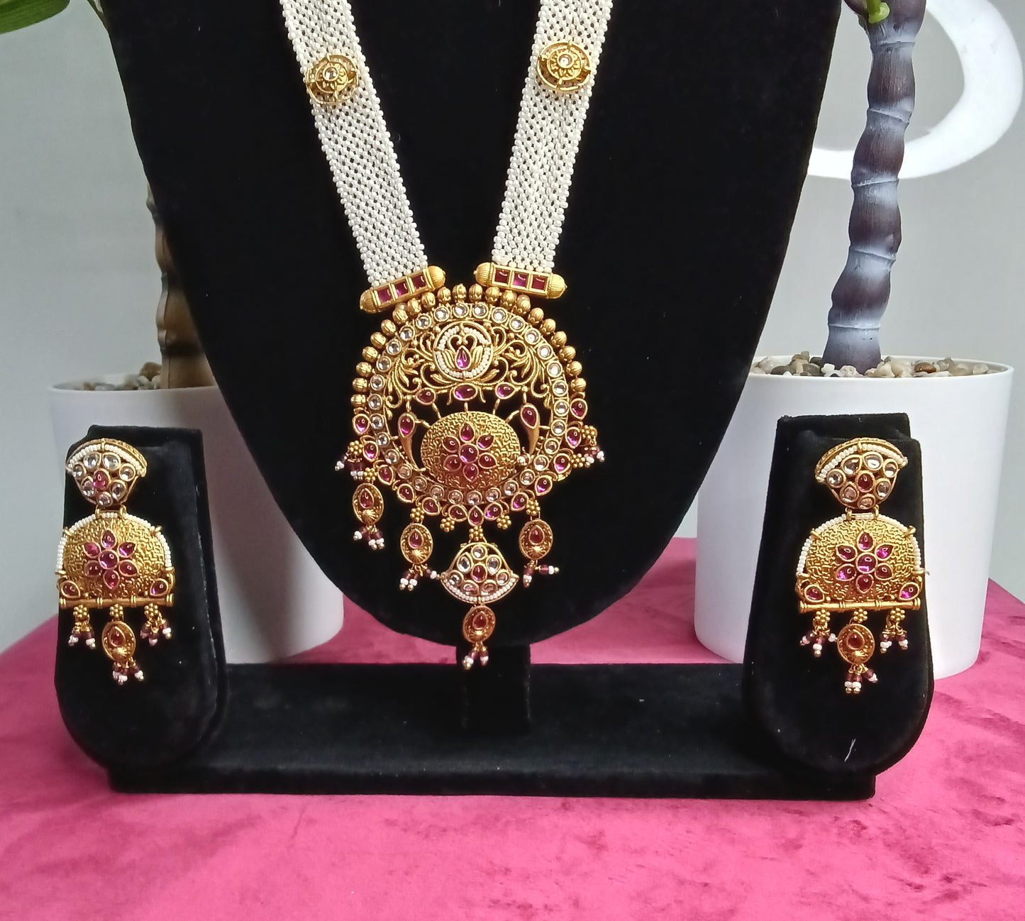 Lucentarts Exquisite Stone and Pearl Kundhan & Kemp Set  | SSBL013