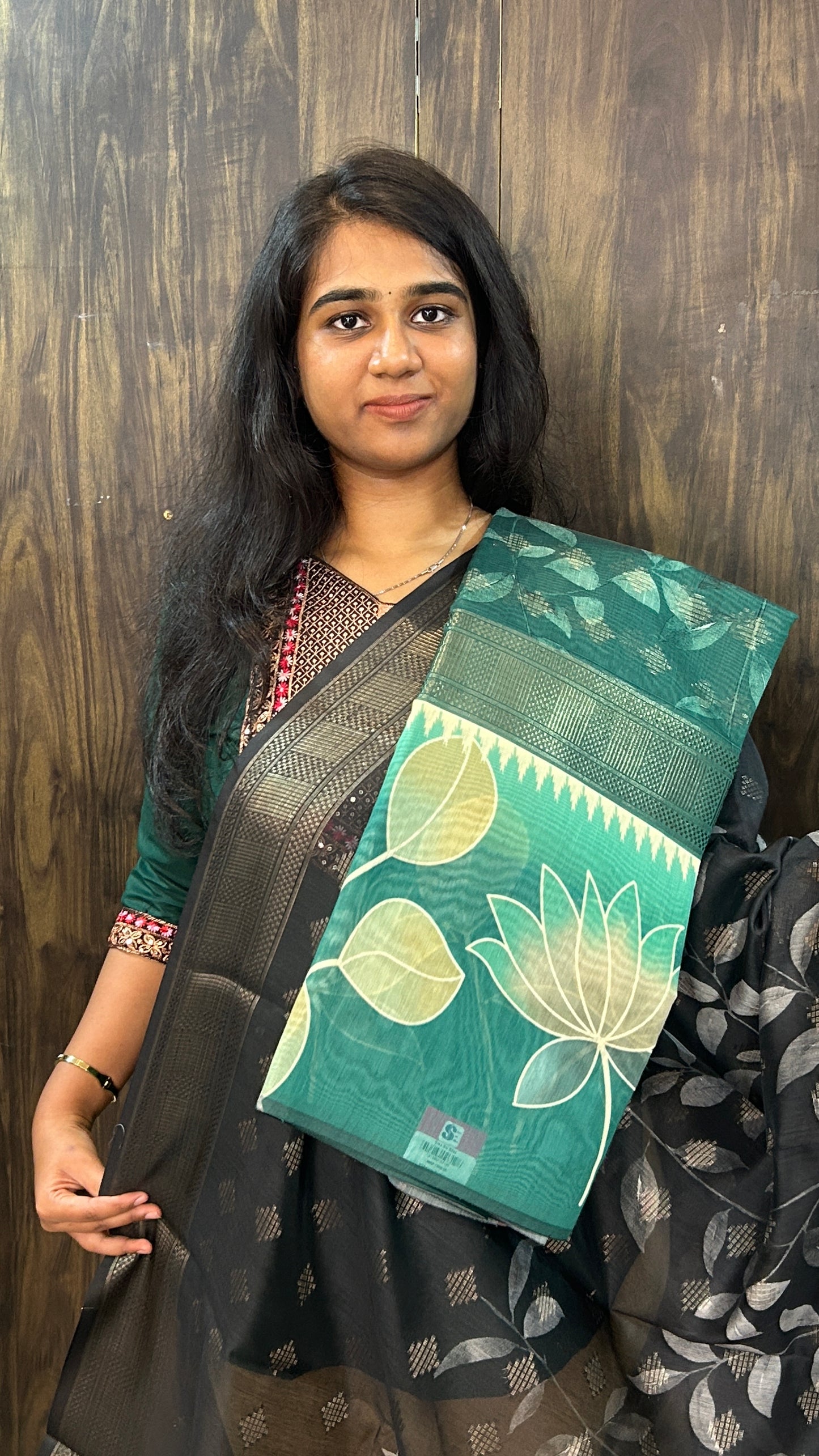 Floral Lotus Contemporary Saree | SSFL341