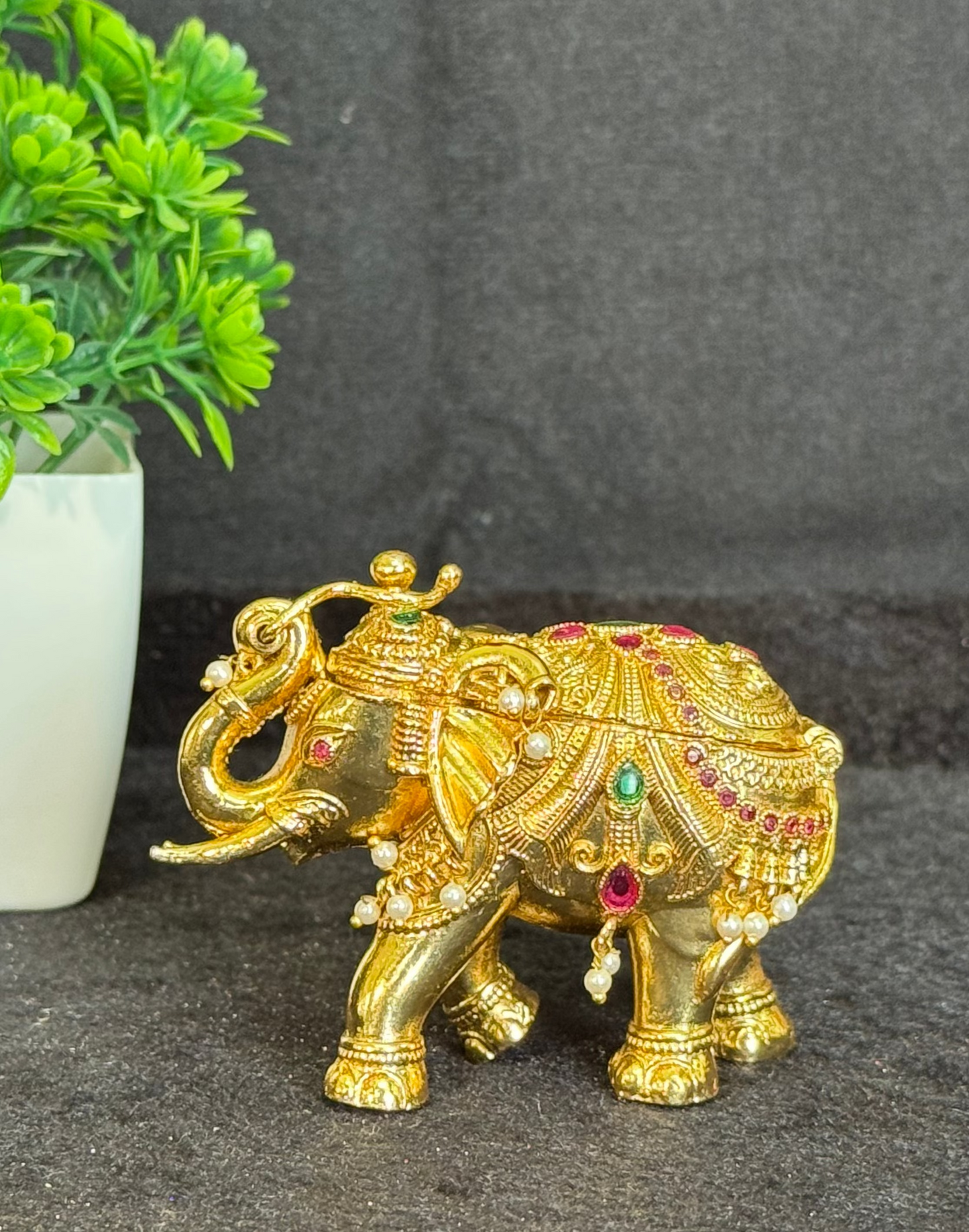 “Gaja” KumKum Chimil with Traditional Pearl Work | SSKC011