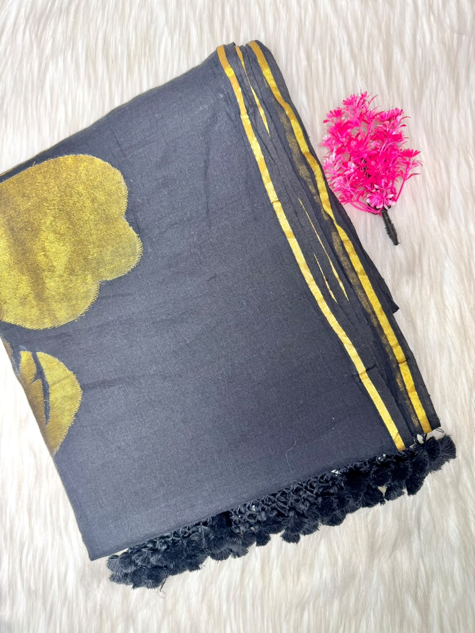 Elegant Black Hibiscus Flower Saree | SSBH402